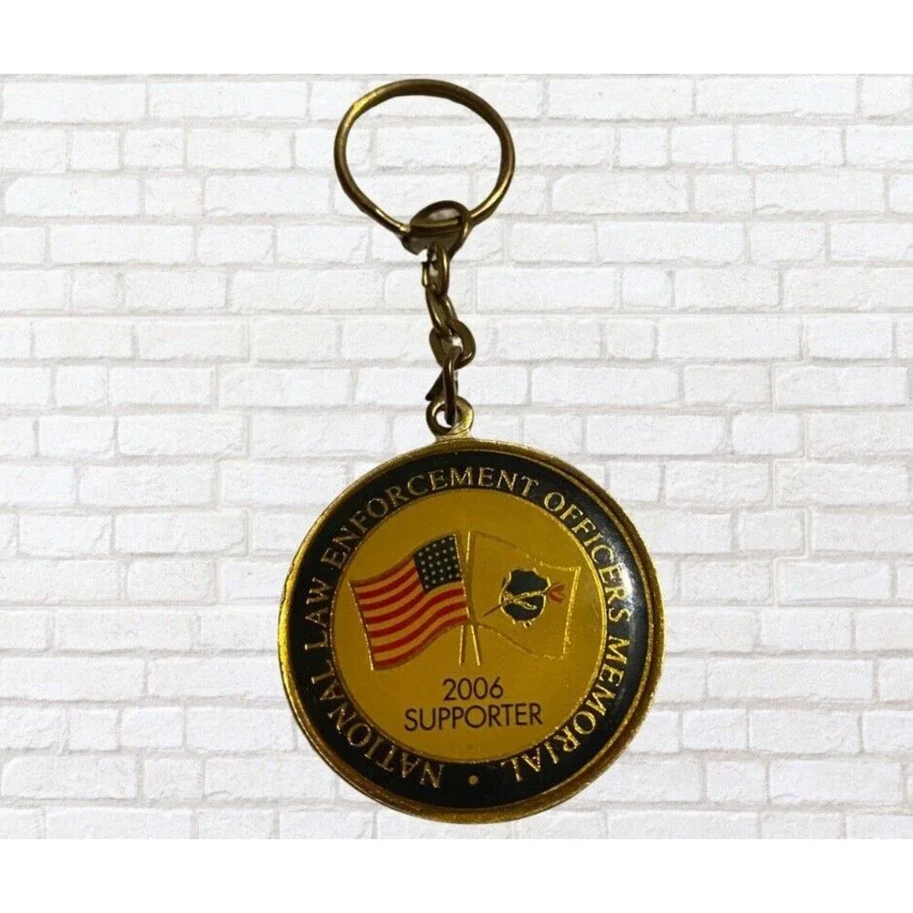 National Law Enforcement Officers Memorial 2006 SUPPORTER Gold Tone Keychain